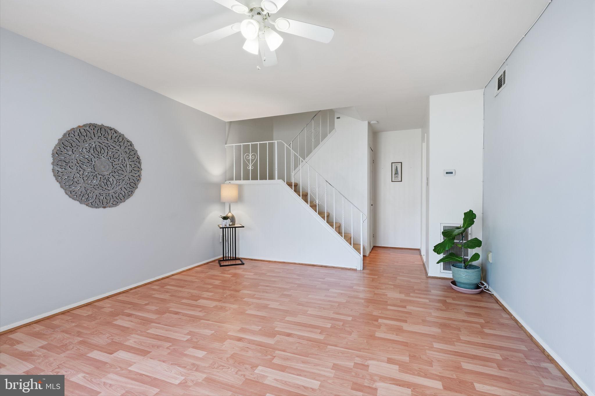 YORKTOWN - Residential