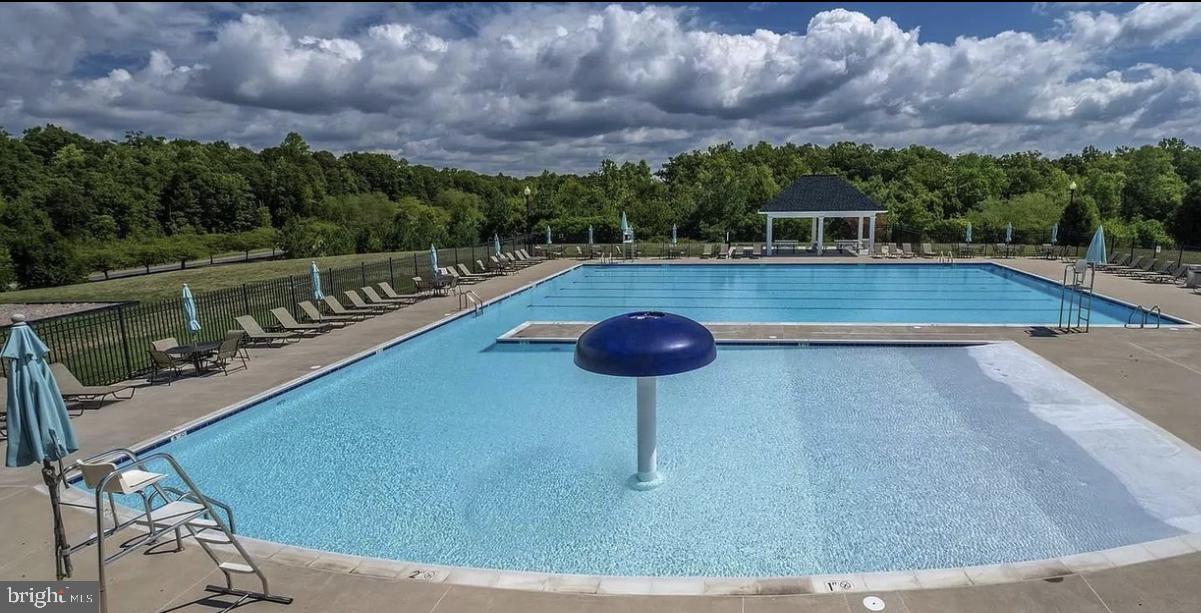 THE FALLS AT LEE'S PARKE - Residential