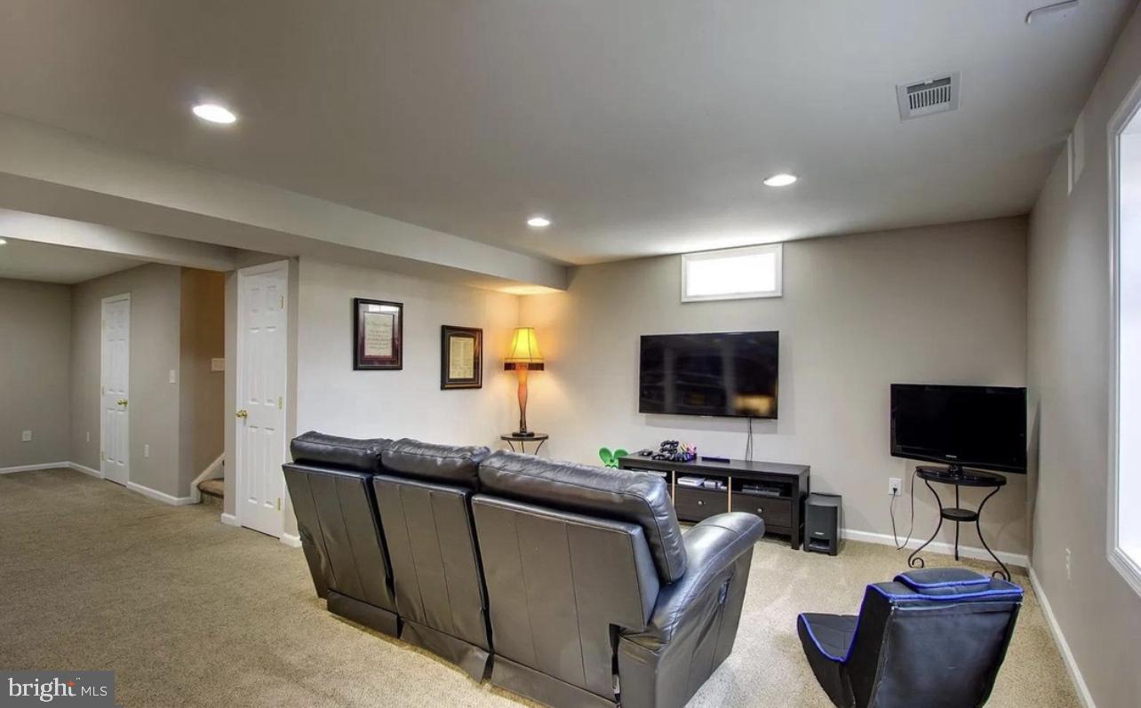 THE FALLS AT LEE'S PARKE - Residential