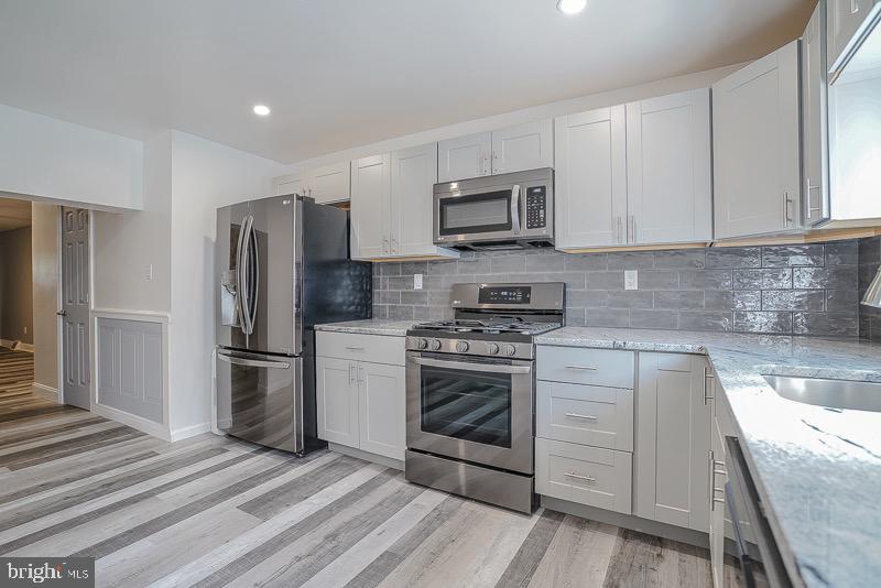 PORT RICHMOND - Residential