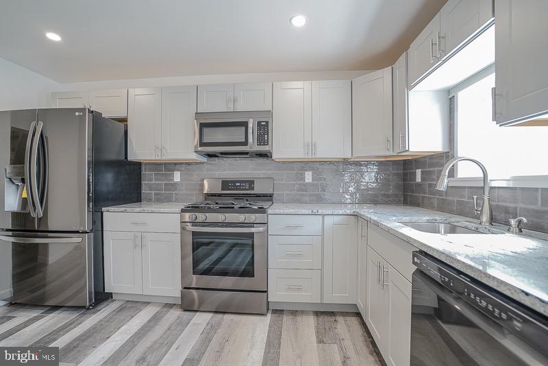 PORT RICHMOND - Residential
