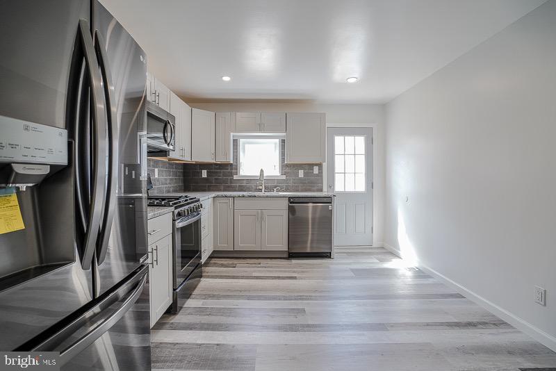 PORT RICHMOND - Residential