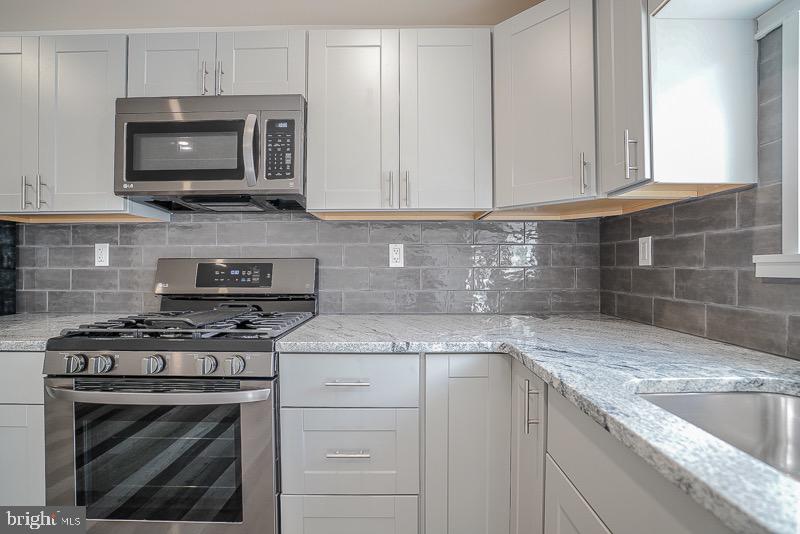 PORT RICHMOND - Residential