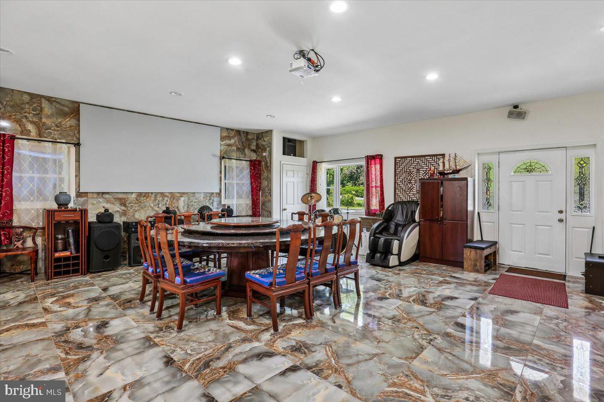 GLEN HILLS - Residential