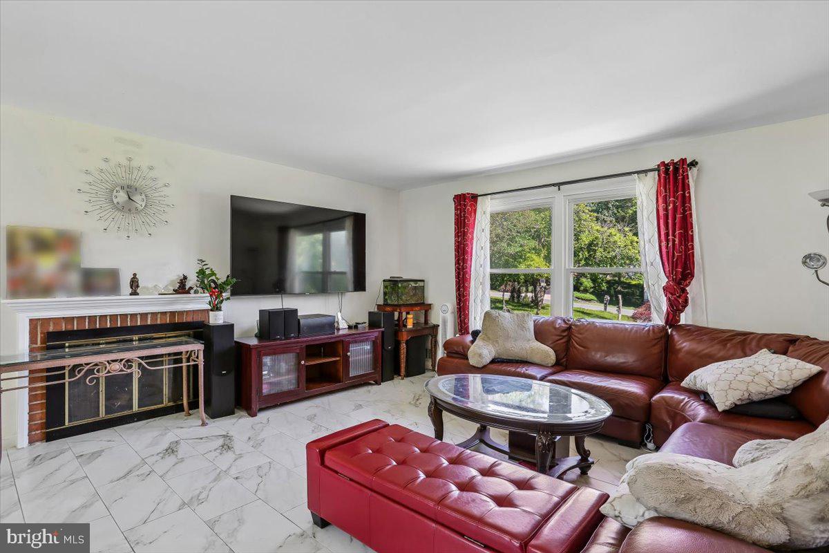 GLEN HILLS - Residential