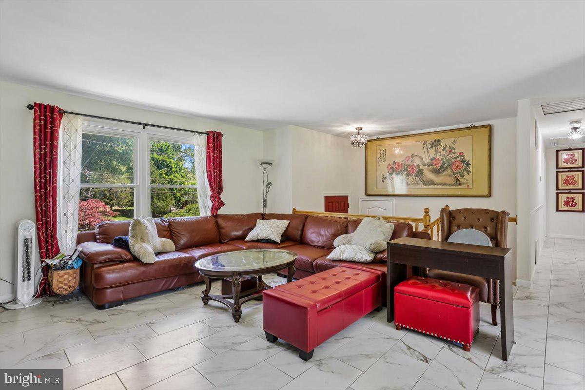 GLEN HILLS - Residential