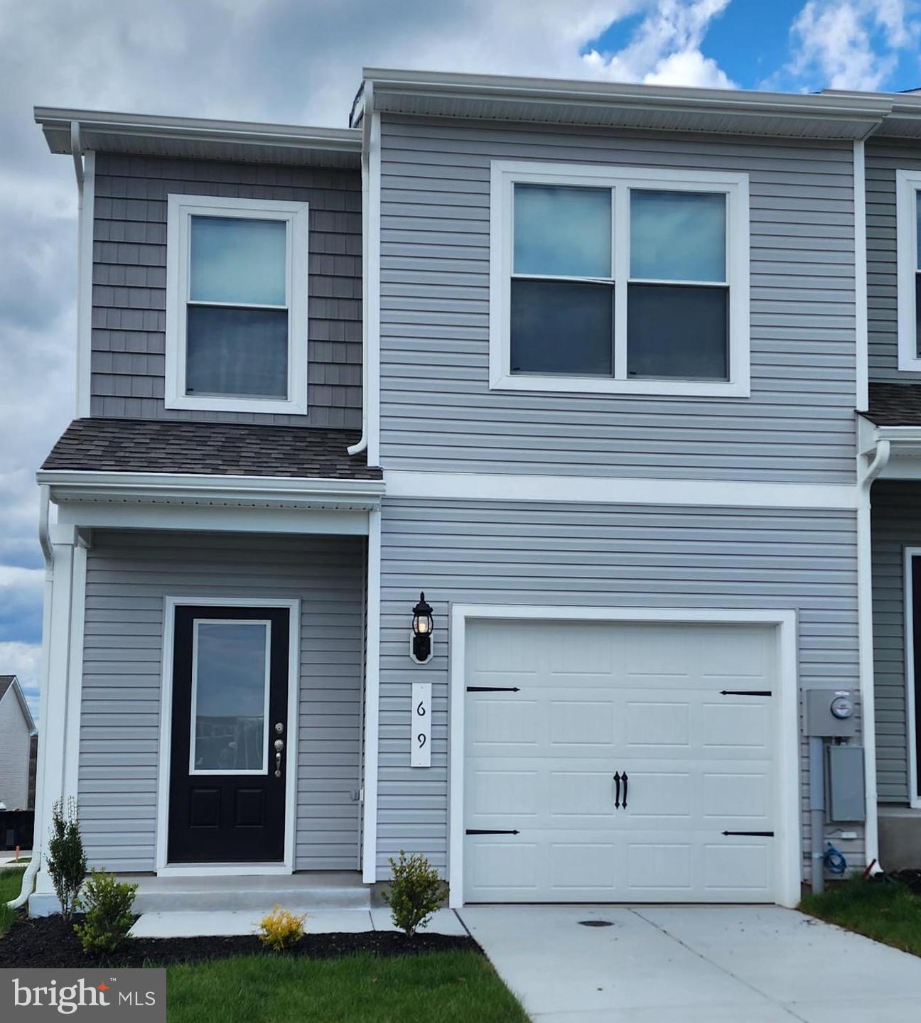 For rent brand new 2 level Townhome in the Homeplace at Riverside. This 3 BR, 2 1/2 bath home with 1 car garage is available immediately. Rent is $1750 without a pet or an additional $50 per month with an approved pet. Pet accepted on case by case basis. Security deposit is equal to 1 month's rent. Tenant must show proof of renter's insurance.  Tenant pays all utilities. Application fee is $55 per adult.