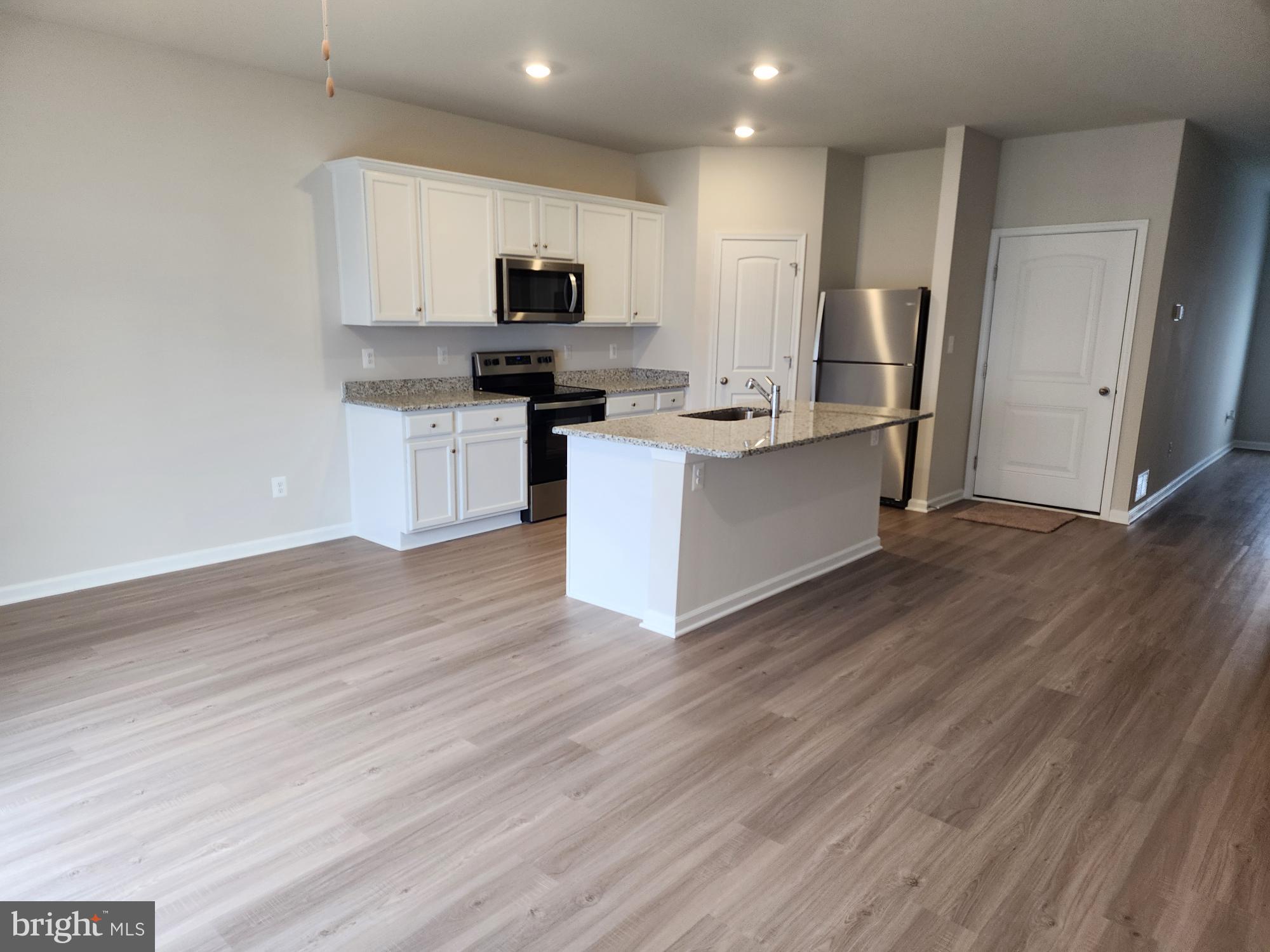 HOMEPLACE AT RIVERSIDE - Residential Lease