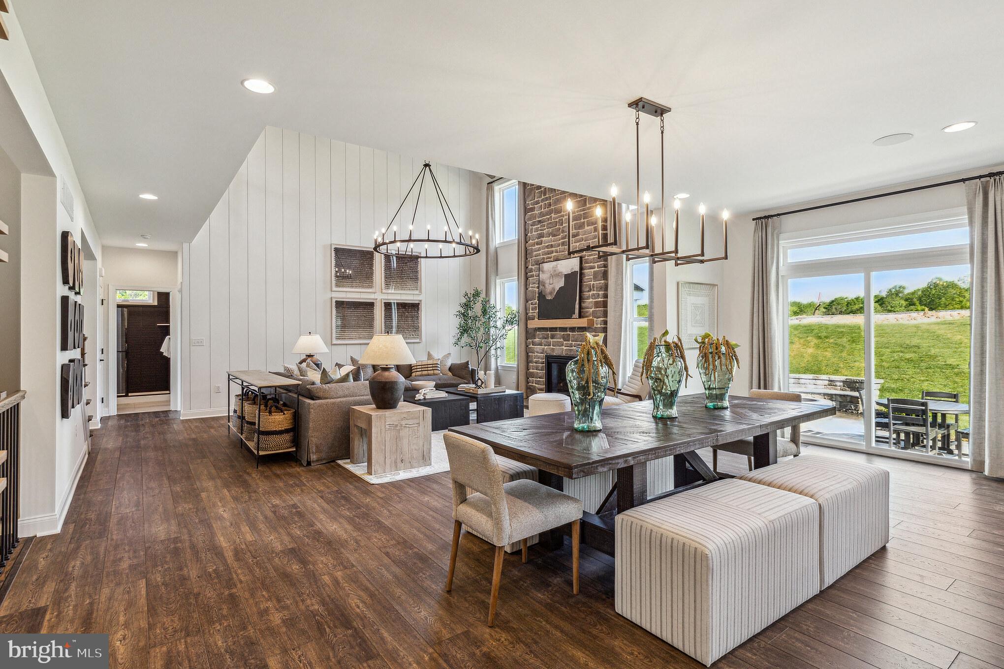 MAPLE RIDGE ESTATES - Residential