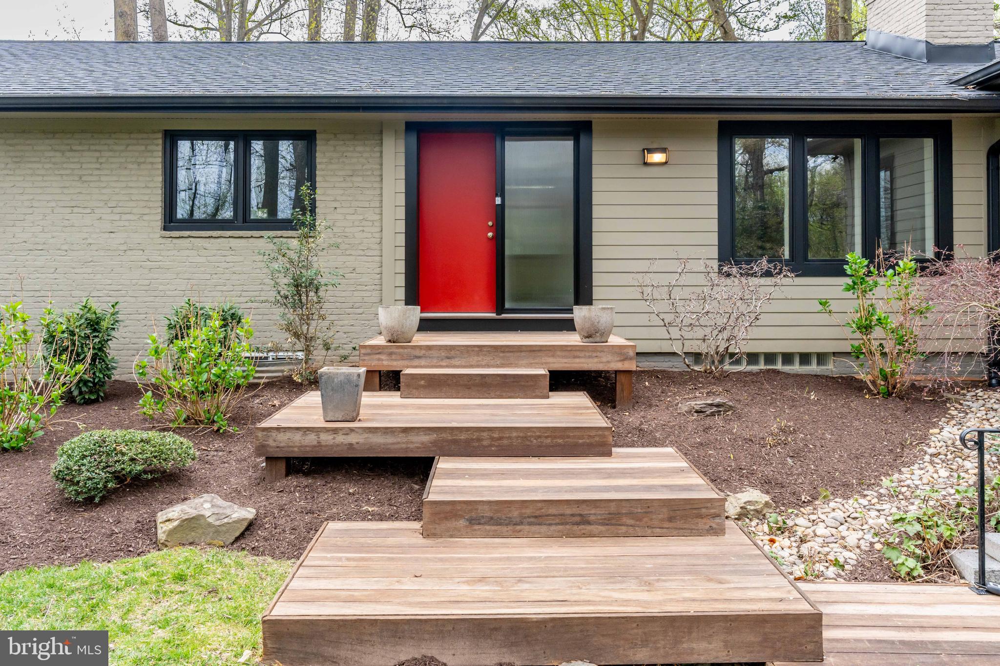BREEZEWOOD - Residential