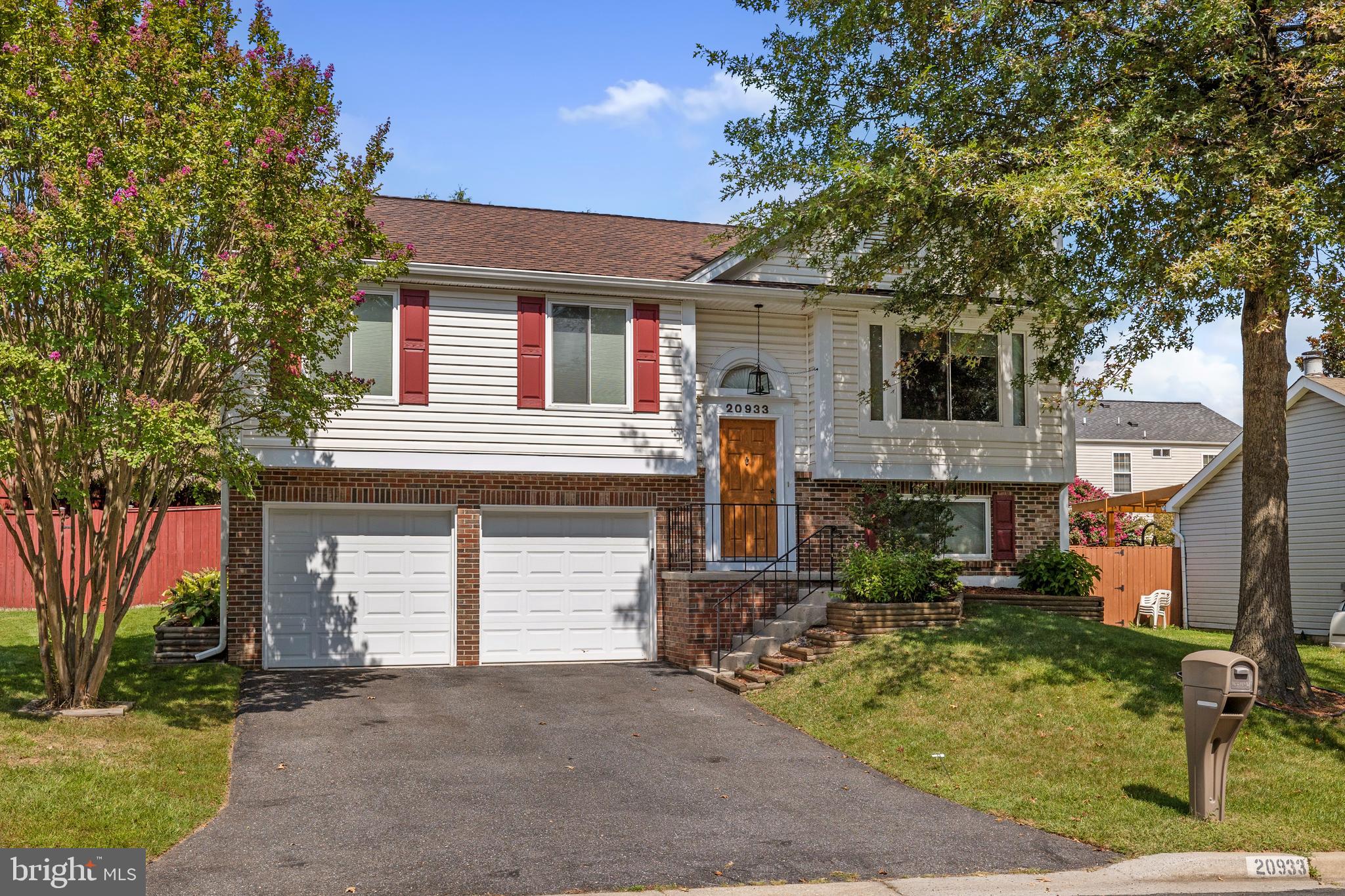 The best value in Montgomery County! Open House Saturday Sept 21  From 1 pm - 3 pm. Great home in the desirable Wexford subdivision!  Check out the brand new stainless steel appliances in the kitchen!  Enjoy your morning coffee on the sweet trex deck!  This house is perfectly situated in an extremely peaceful cul de sac! Extremely close to 270! This home is freshly painted, with an HVAC installed in 2023! A 50 year roof with a transferrable warranty!   Don't miss the expansive backyard - perfect for entertaining or a BBQ with the family!  This one will not last!