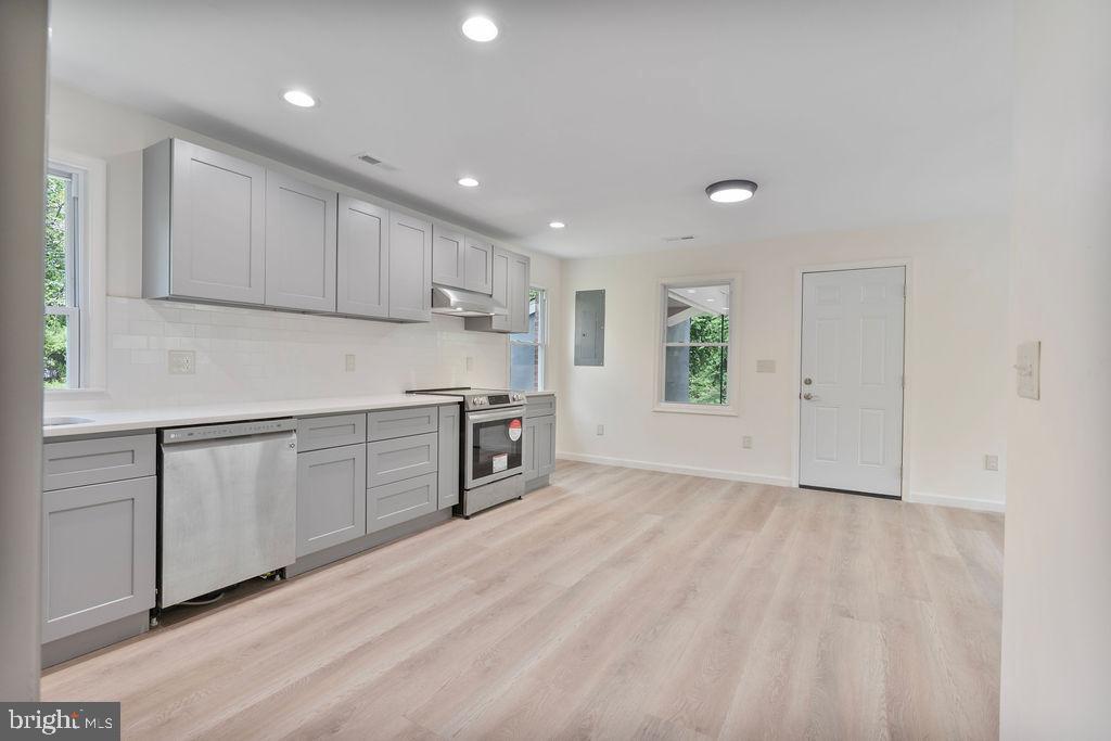 CRESTVIEW - Residential