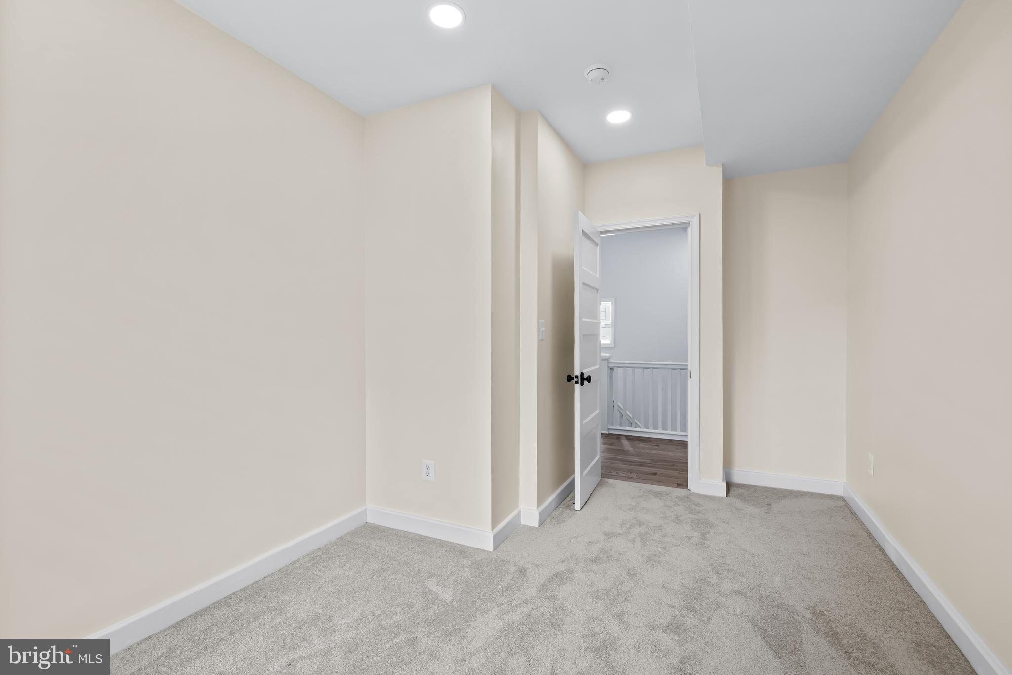 RADNOR WINSTON - Residential