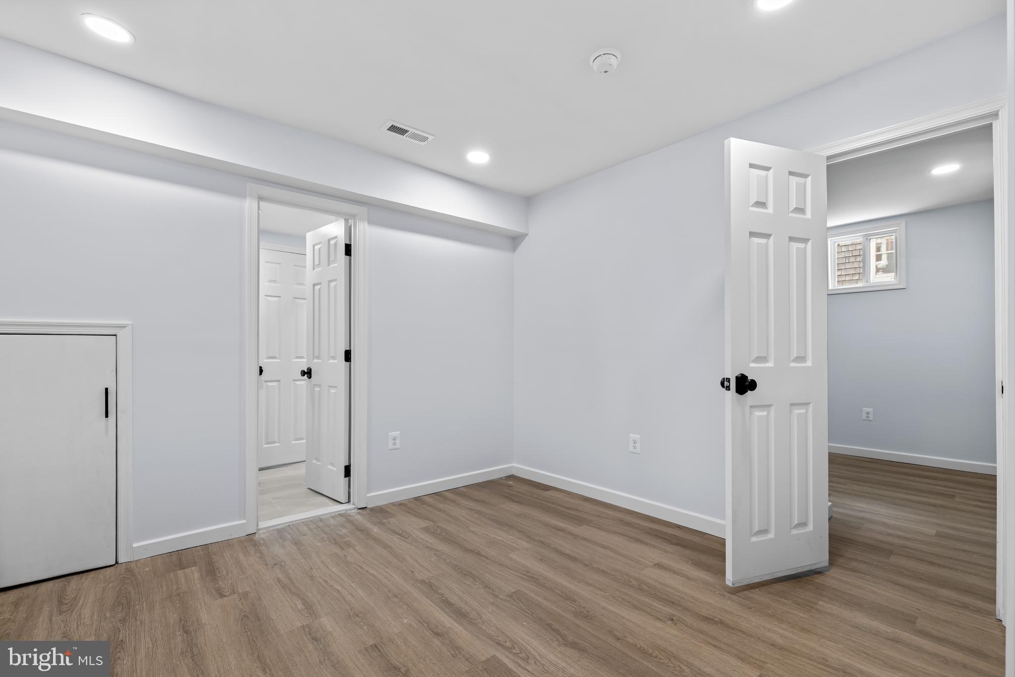 RADNOR WINSTON - Residential