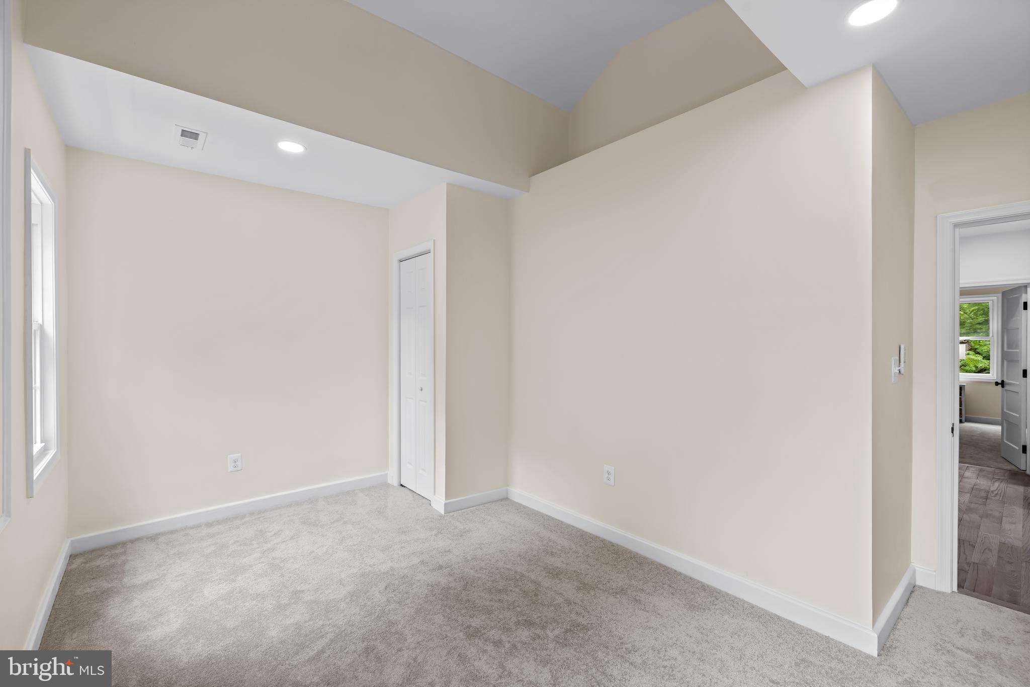 RADNOR WINSTON - Residential