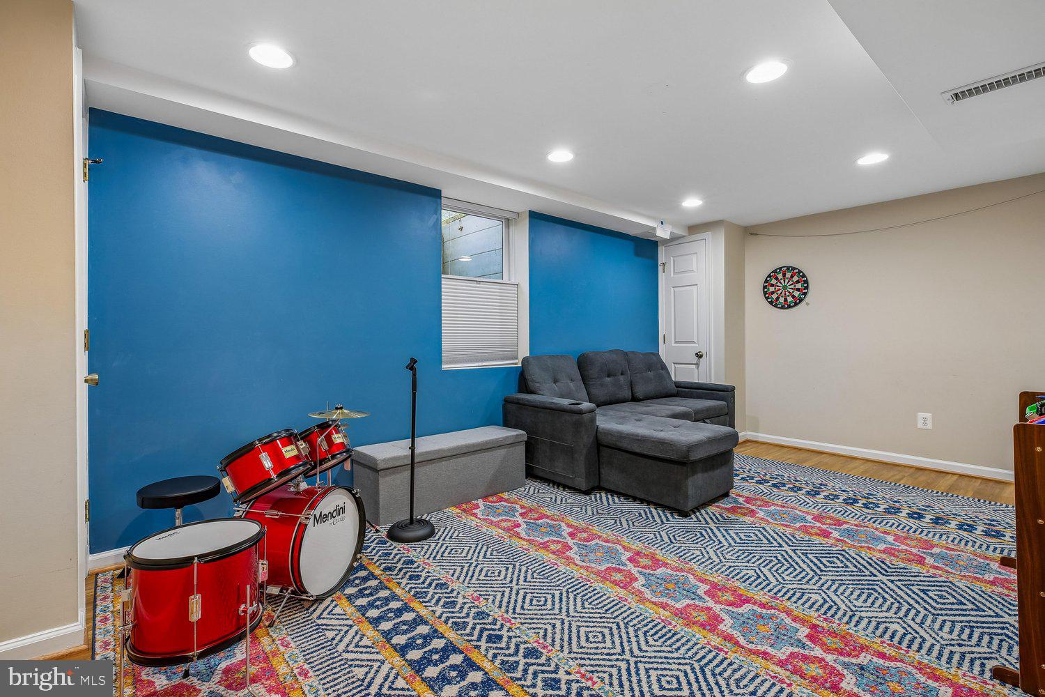 FOREST ESTATES - Residential Lease