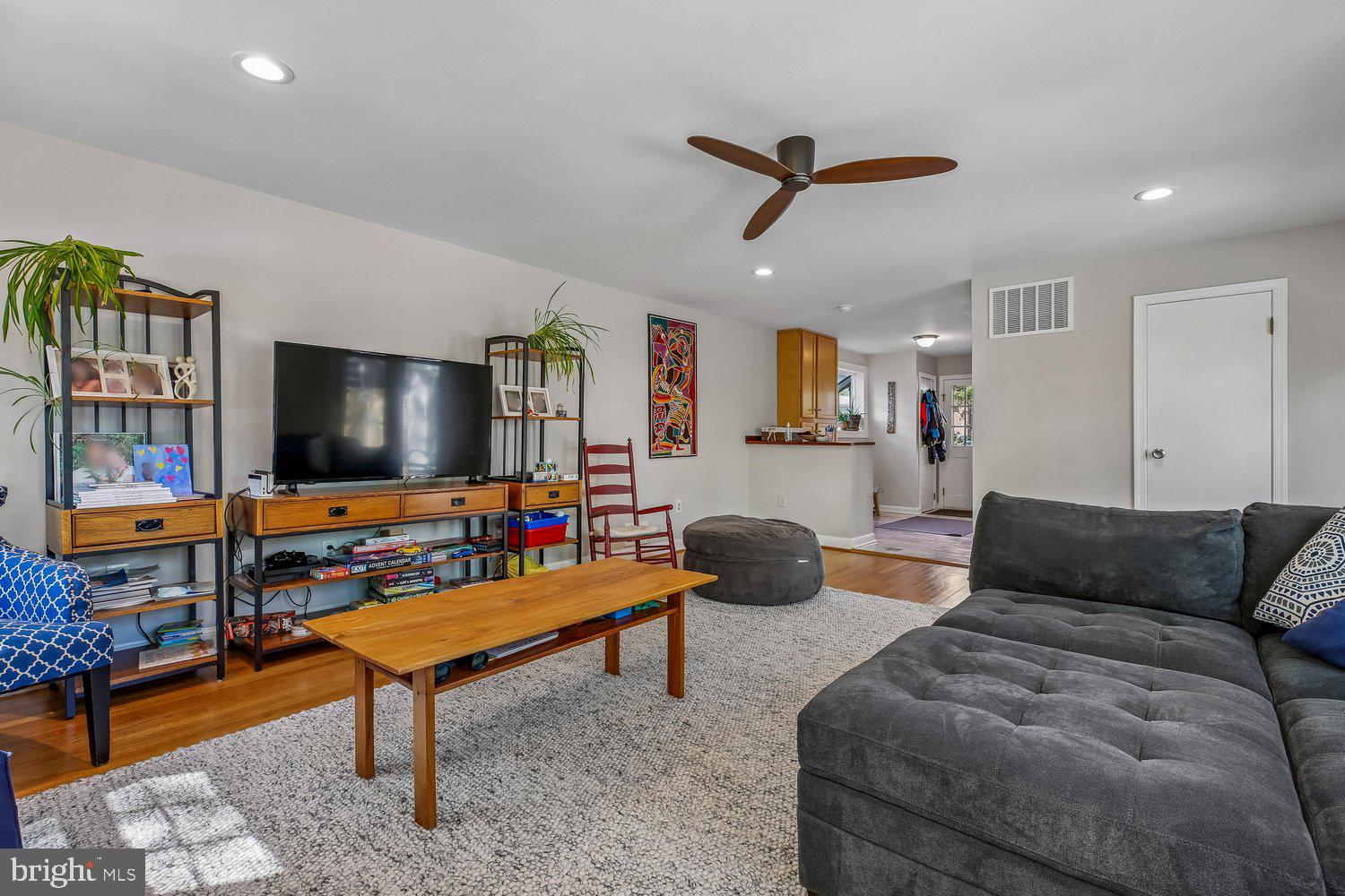 FOREST ESTATES - Residential Lease