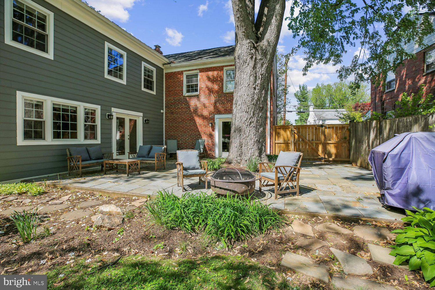 FOREST ESTATES - Residential Lease