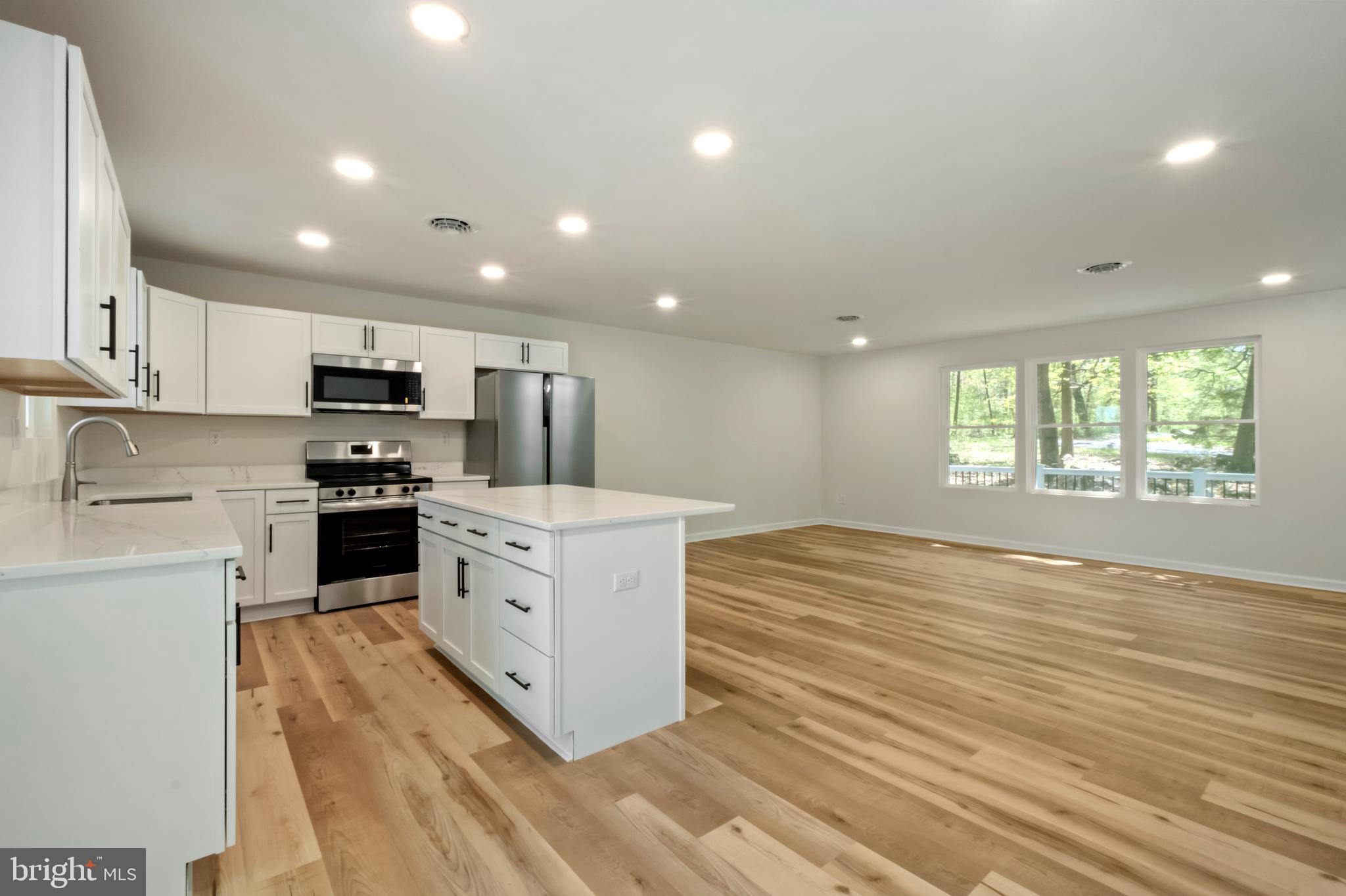 WOODBRIER MANOR - Residential