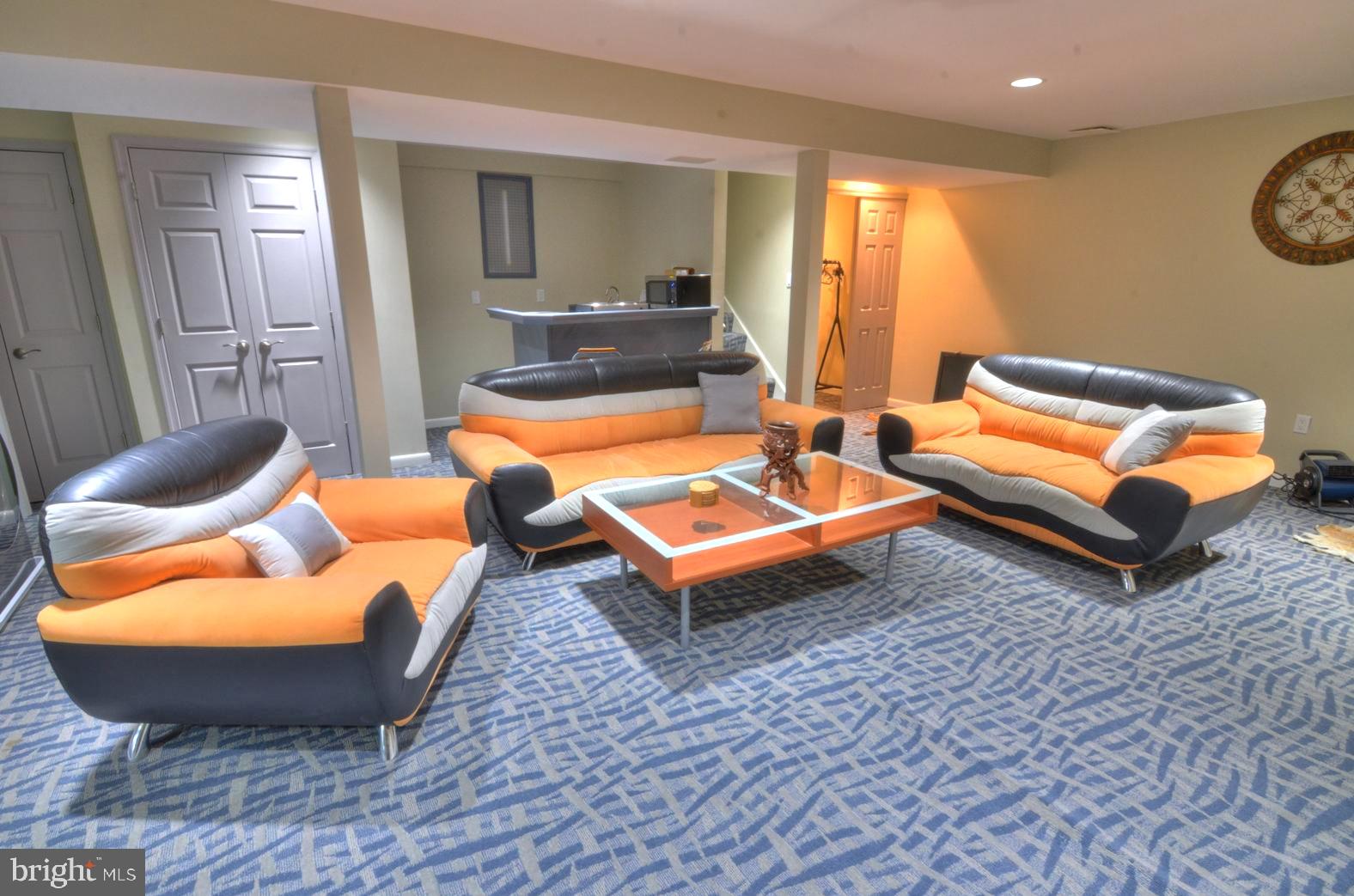 PLEASANT VALLEY - Residential Lease