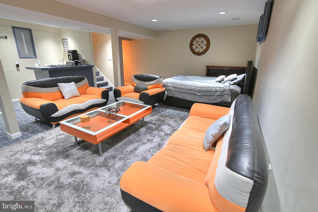 PLEASANT VALLEY - Residential Lease