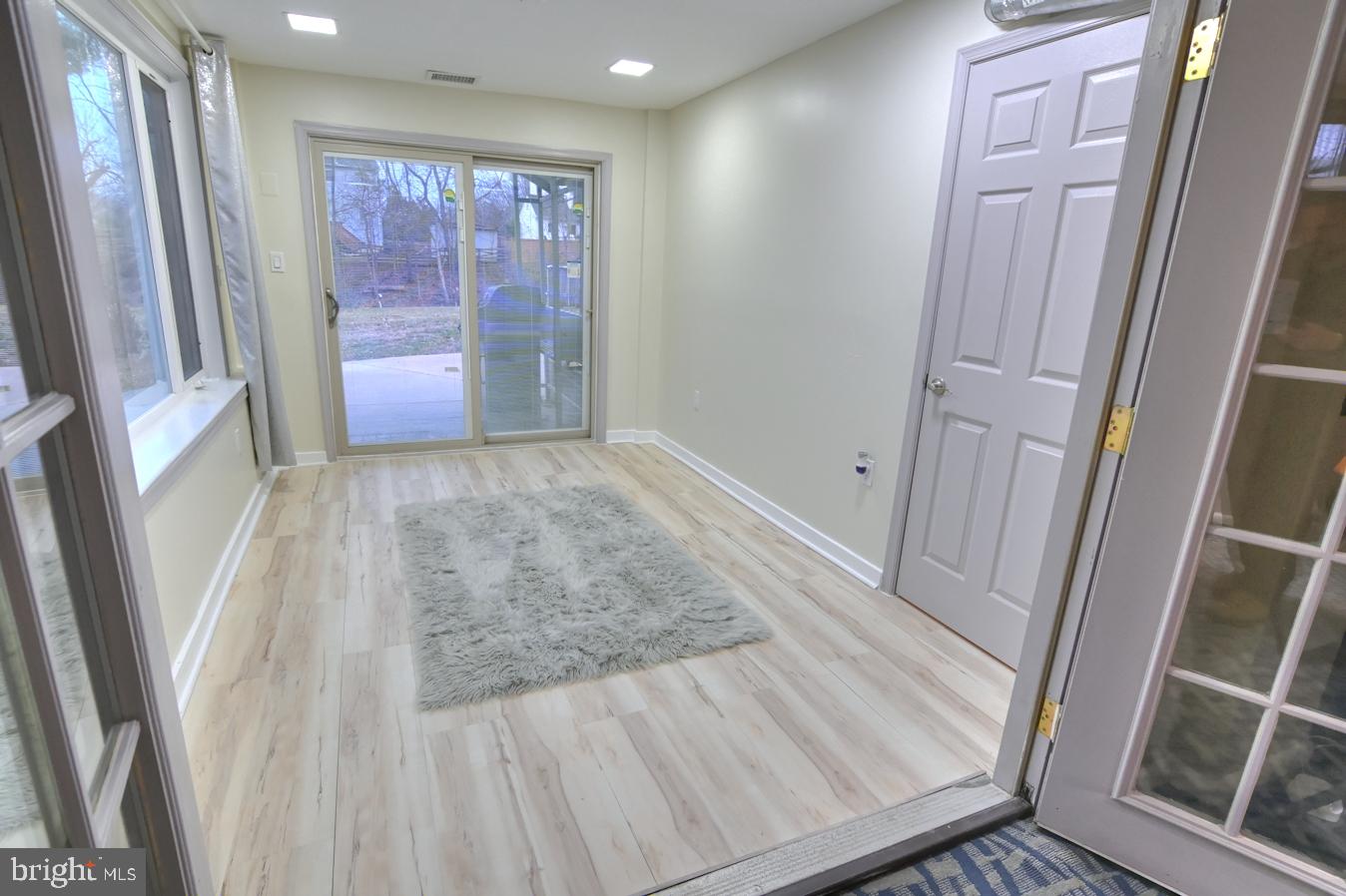 PLEASANT VALLEY - Residential Lease