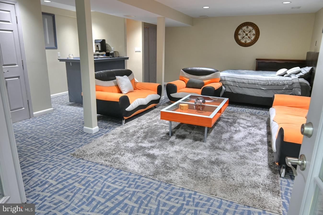 PLEASANT VALLEY - Residential Lease