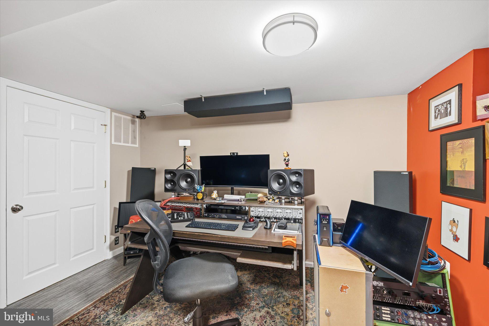 WILLET HEIGHTS - Residential