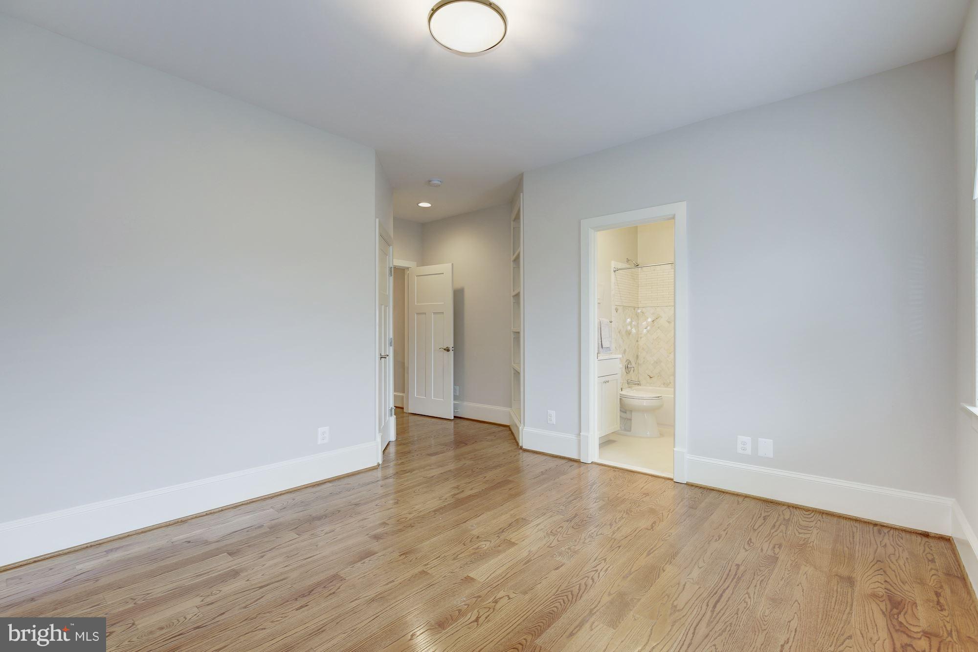 COUNTRY CLUB HILLS - Residential