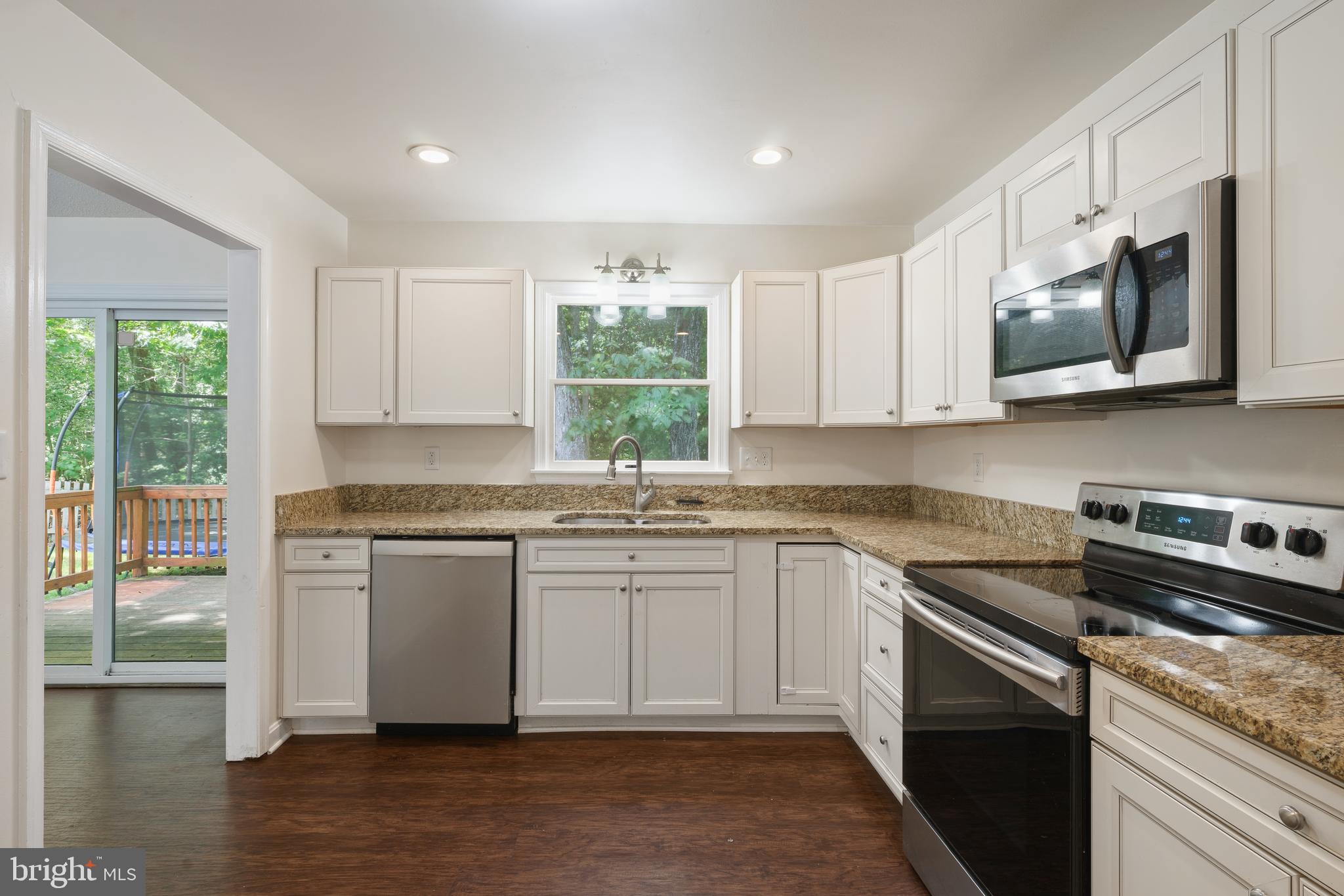 CEDAR COVE - Residential