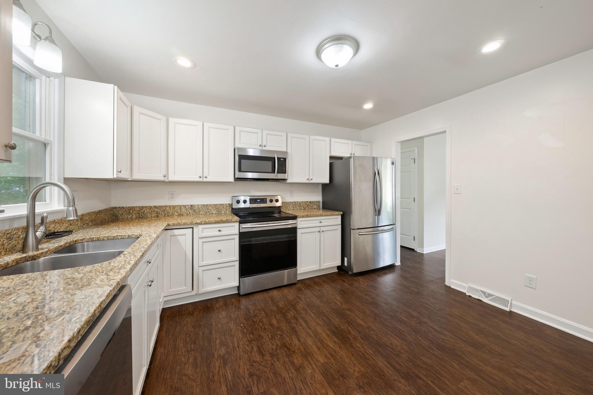 CEDAR COVE - Residential