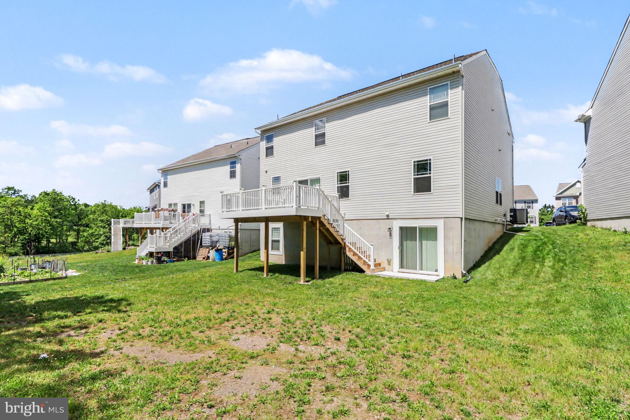 CROSBY COURT - Residential