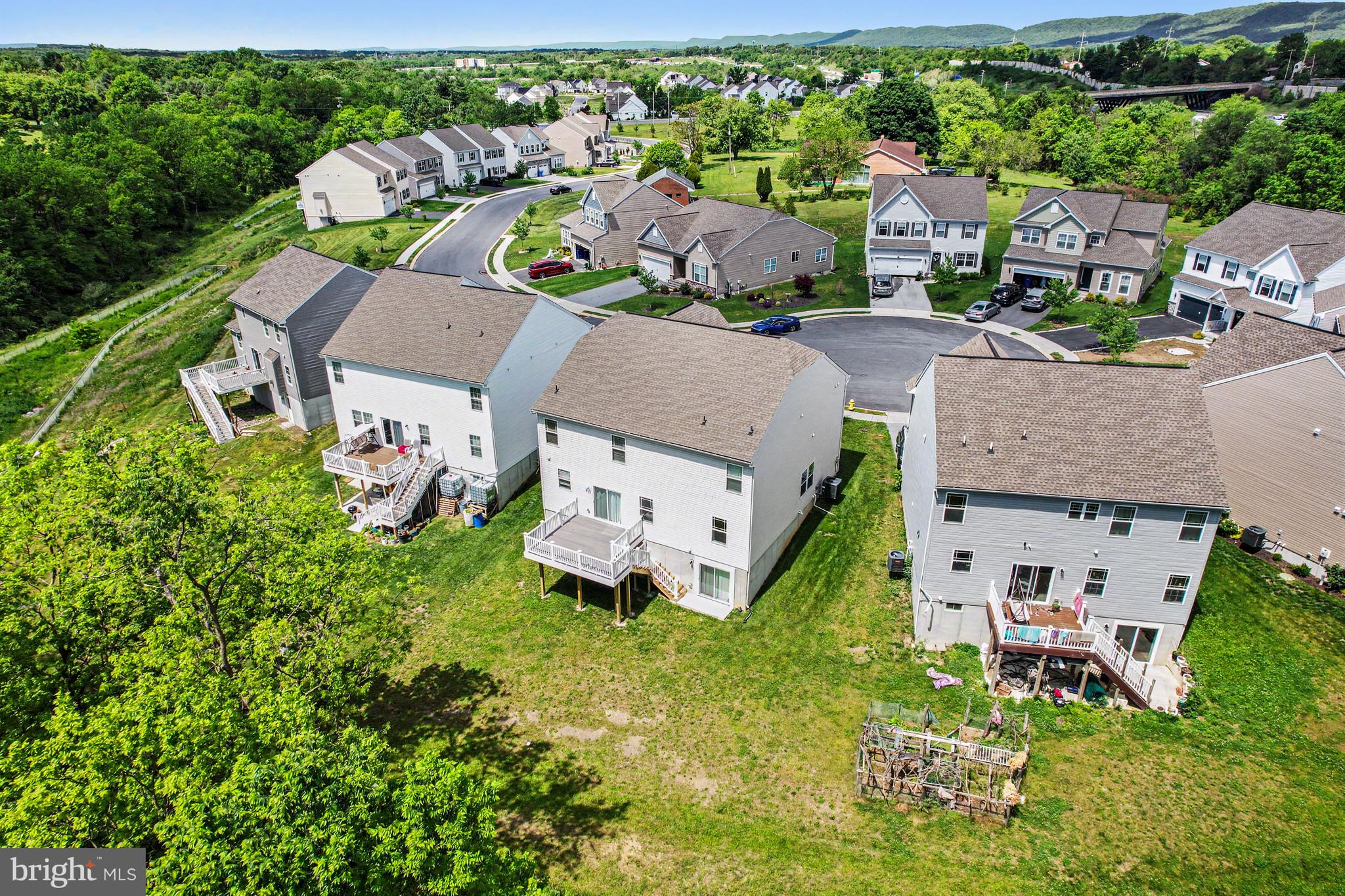 CROSBY COURT - Residential
