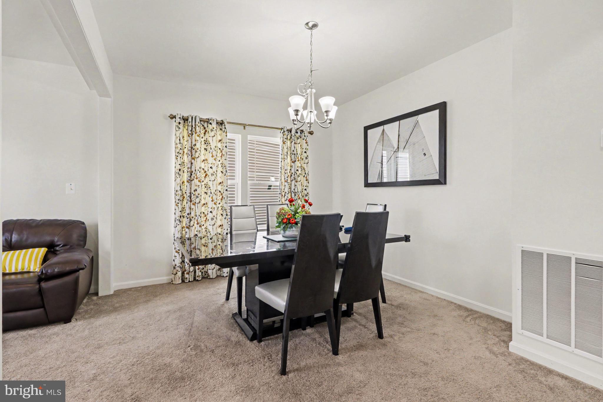 CROSBY COURT - Residential