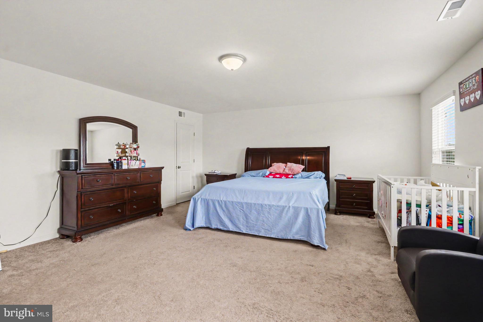 CROSBY COURT - Residential