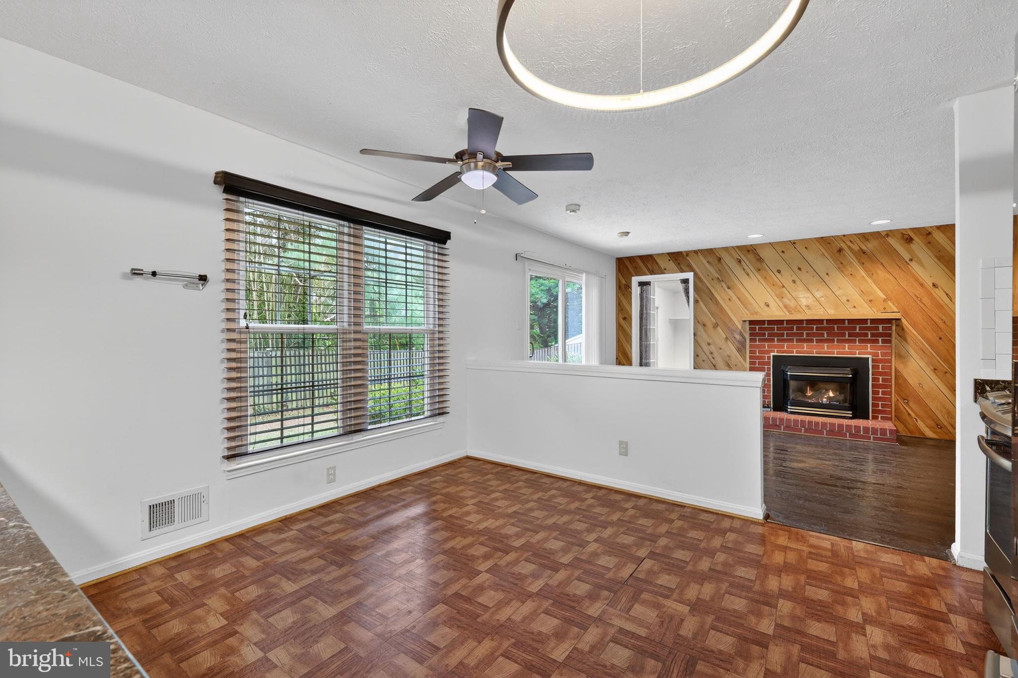 SNOWDENS MILL - Residential
