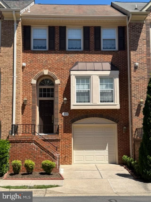 All brick townhouse with 3 bedrooms and 2.5 bath with garage* Traditional floor plan* *Hardwood floor throughout* Recessed lighting* a fenced backyard with walk-out basement *patio* First home owner* The house nice, clean*  Home comes with 1 garage parking space + 1 driveway parking space. Loads of street parking options, as well, for your guests Walking distance to the Tyson Silver line Metro Station. Close to school* Even closer to bus stops if you’re open to traveling by bus. Close to  Tyson’s Corner Mall.  minutes away to dozens  of restaurants, coffee shops, bars, shops, grocery stores, drycleaners, nail & hair salons, banks, gas stations,  Please remove shoes.