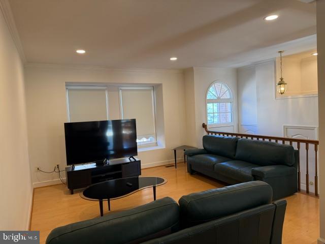 MERRY OAKS - Residential