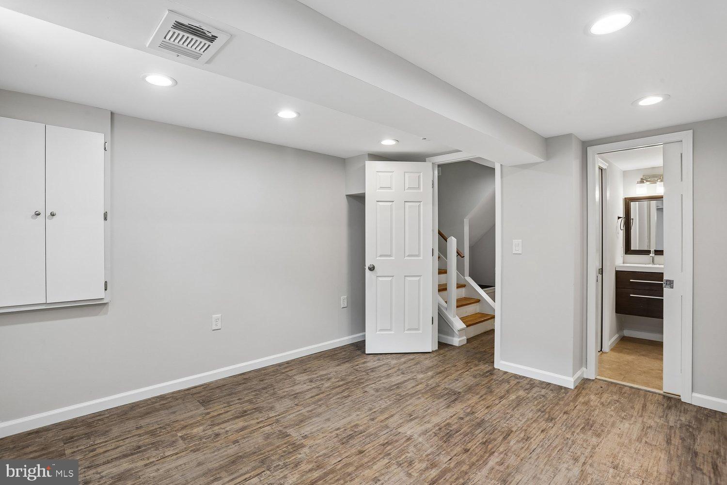 KEMP MILL - Residential