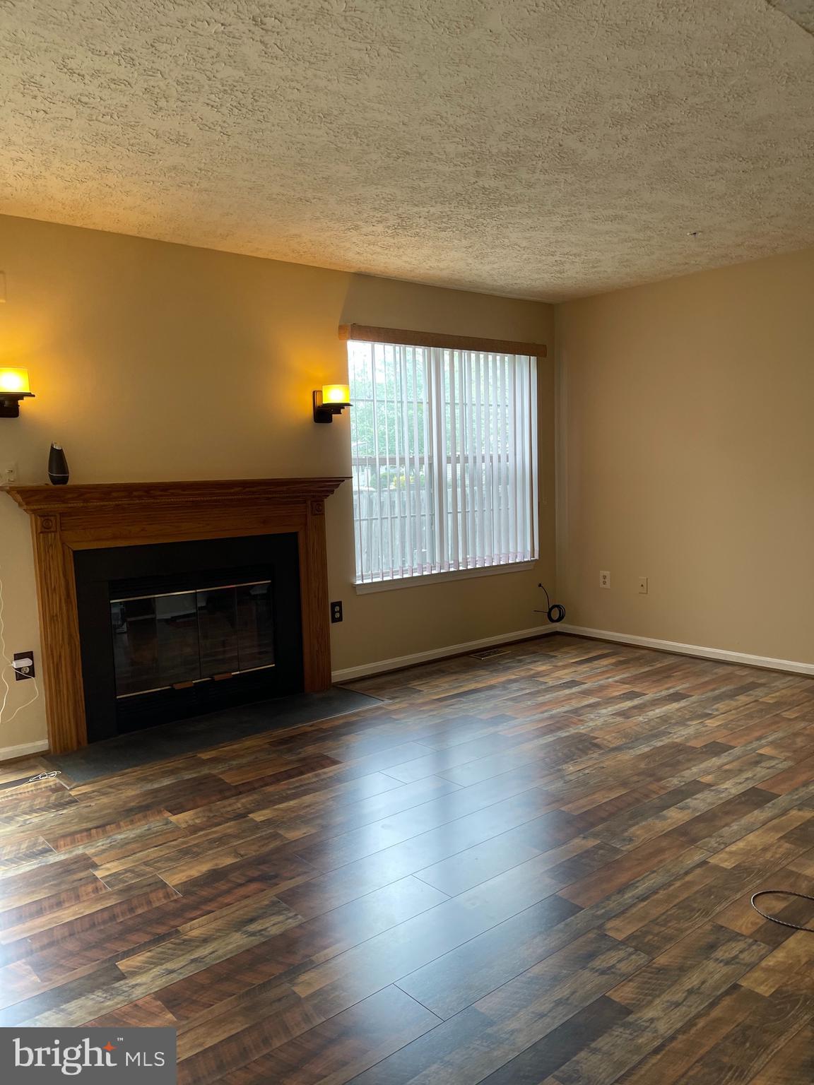 SOUTH HAMPTON - Residential