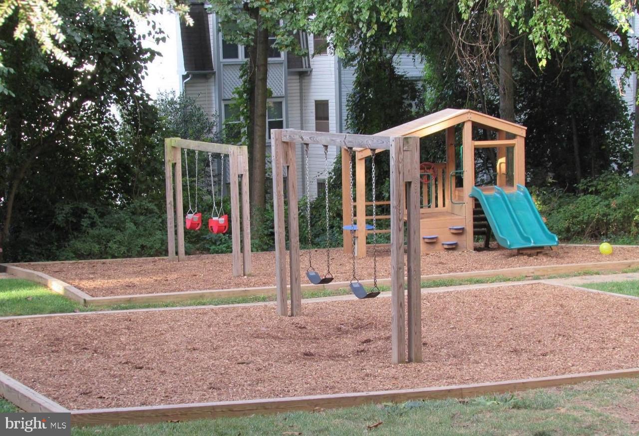 HERITAGE WOODS NORTH - Residential