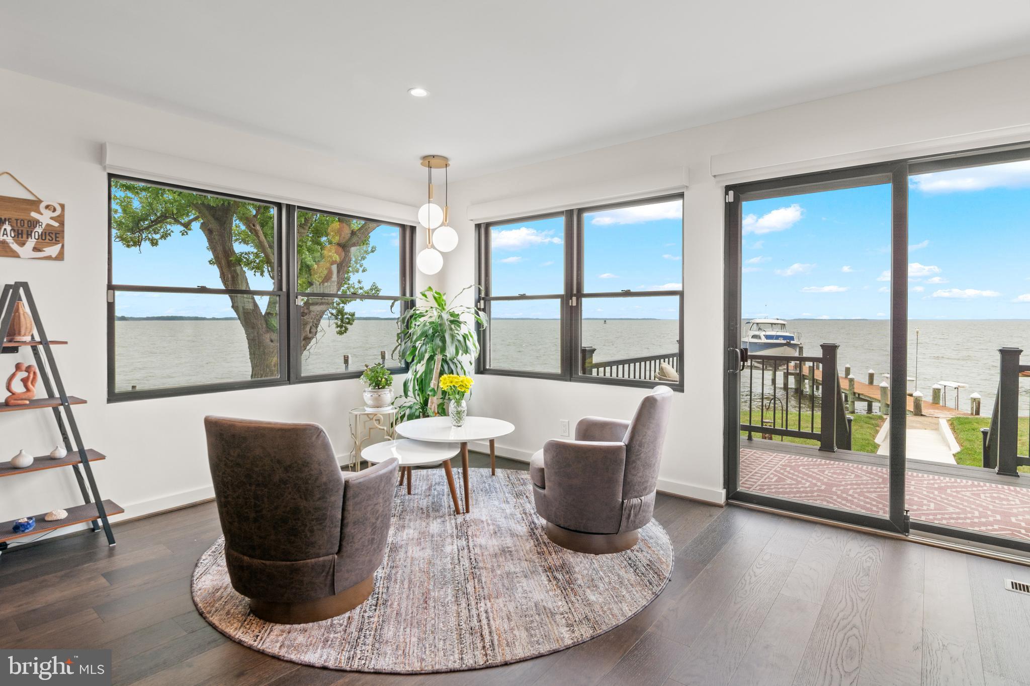 HOLLY NECK - Residential