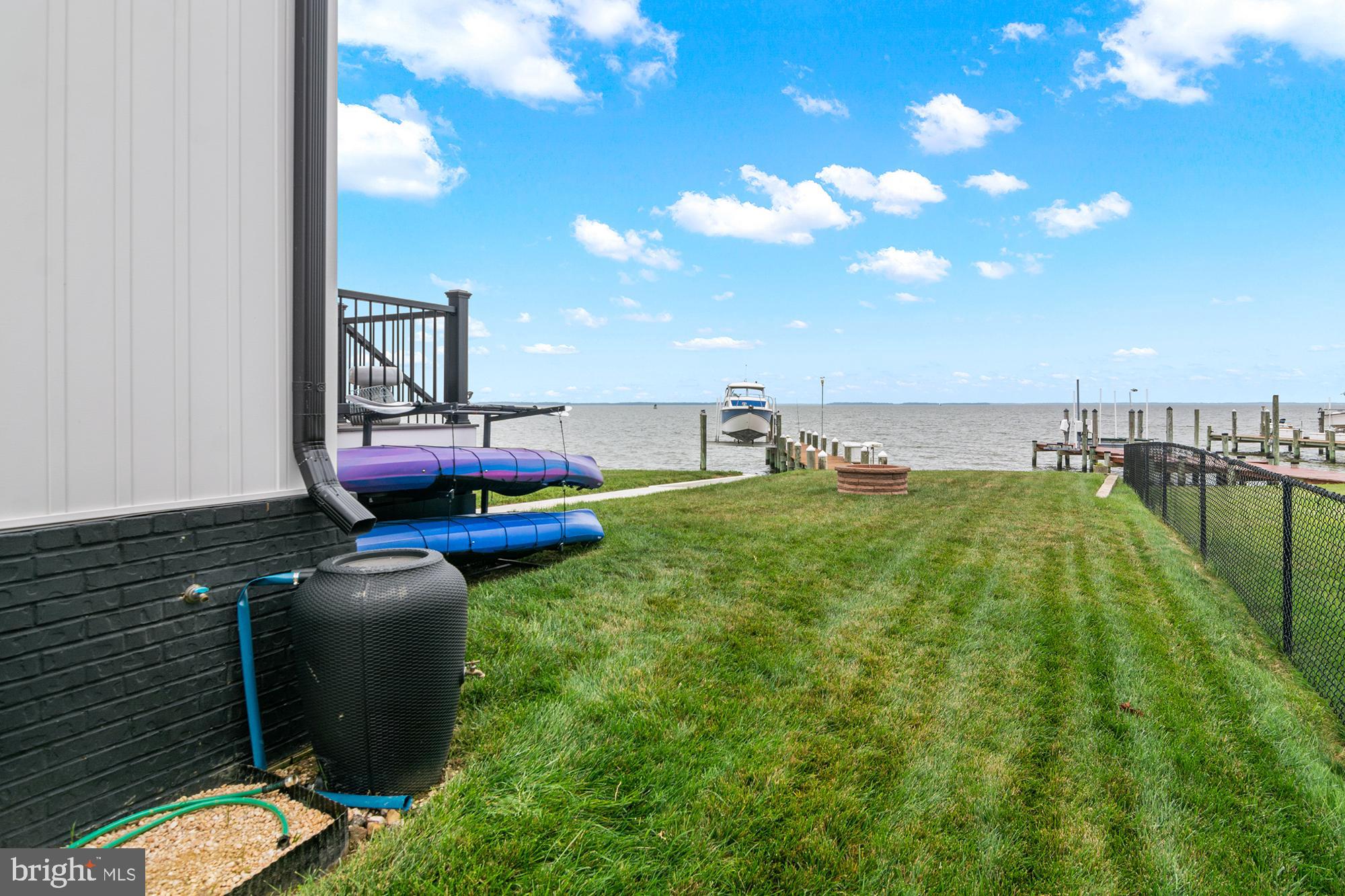 HOLLY NECK - Residential
