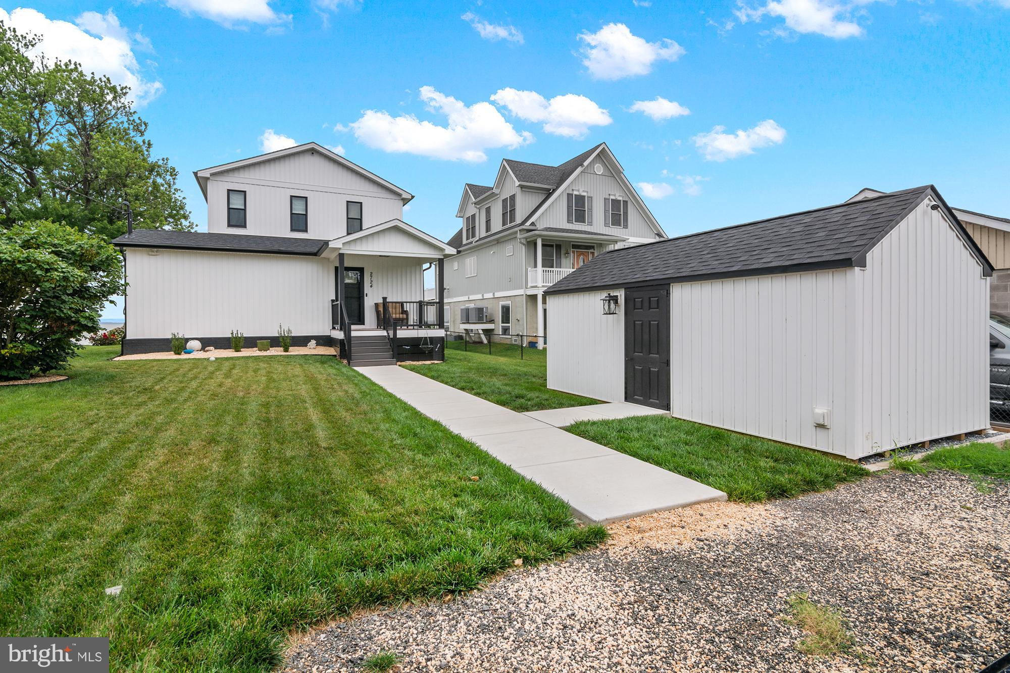 HOLLY NECK - Residential