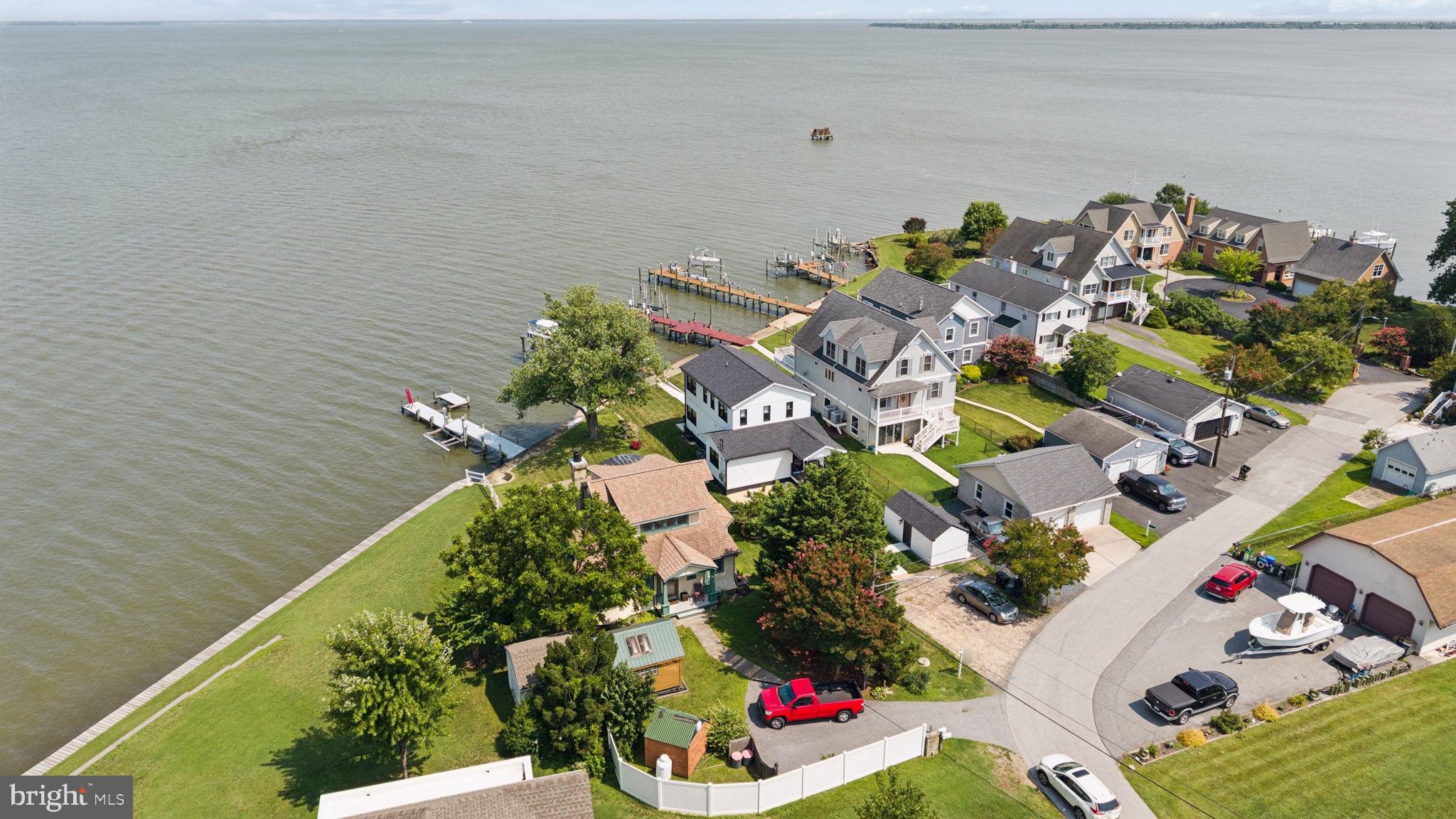 HOLLY NECK - Residential