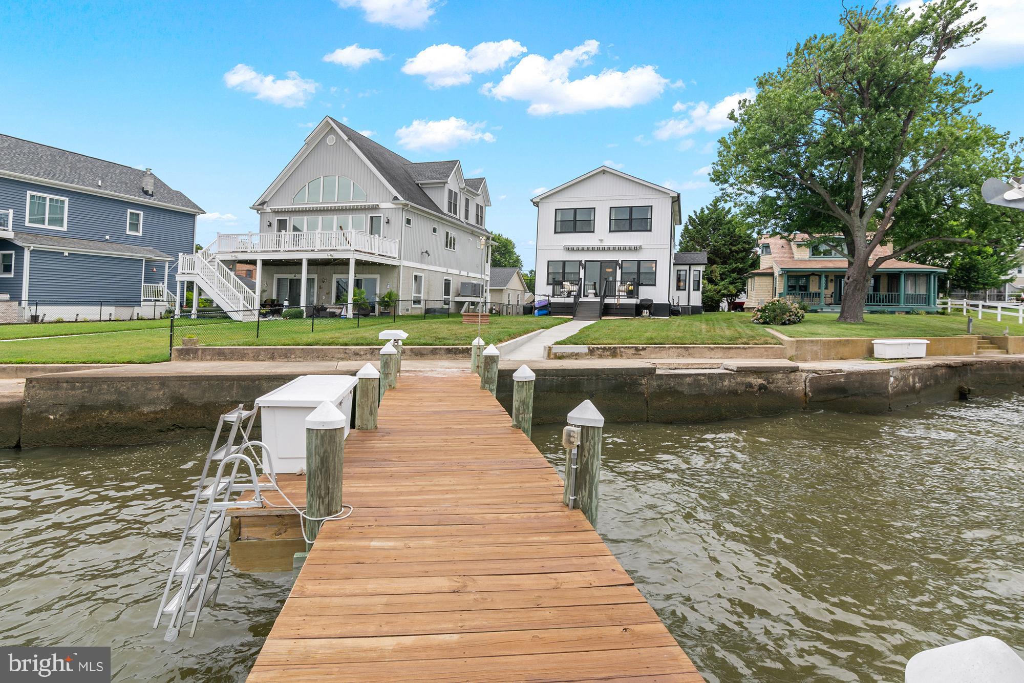 HOLLY NECK - Residential