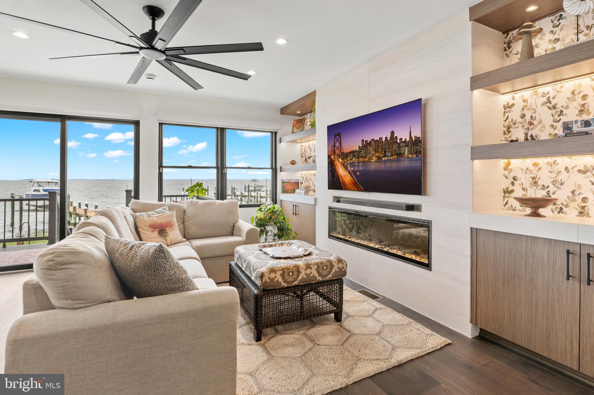 HOLLY NECK - Residential