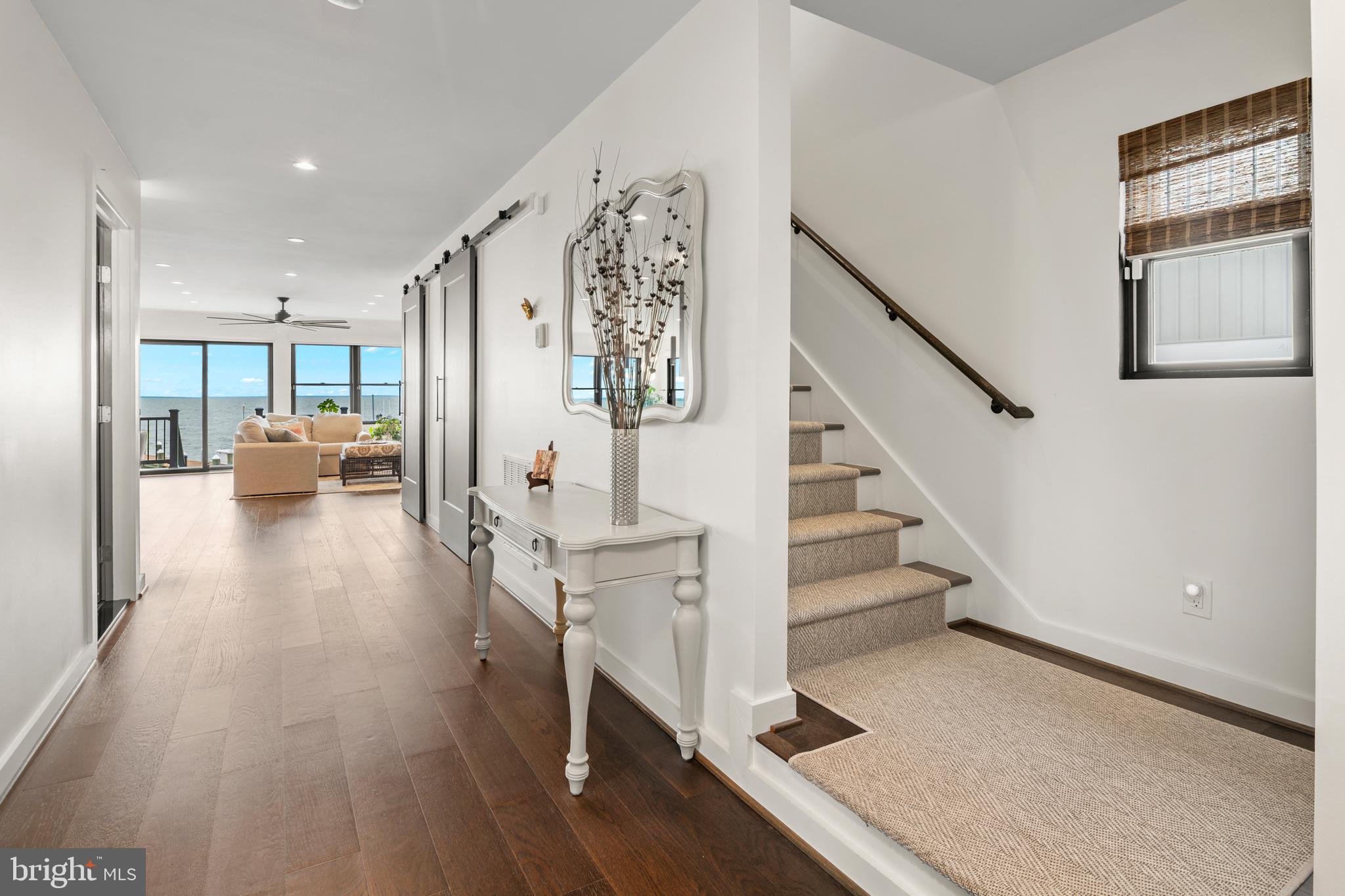 HOLLY NECK - Residential