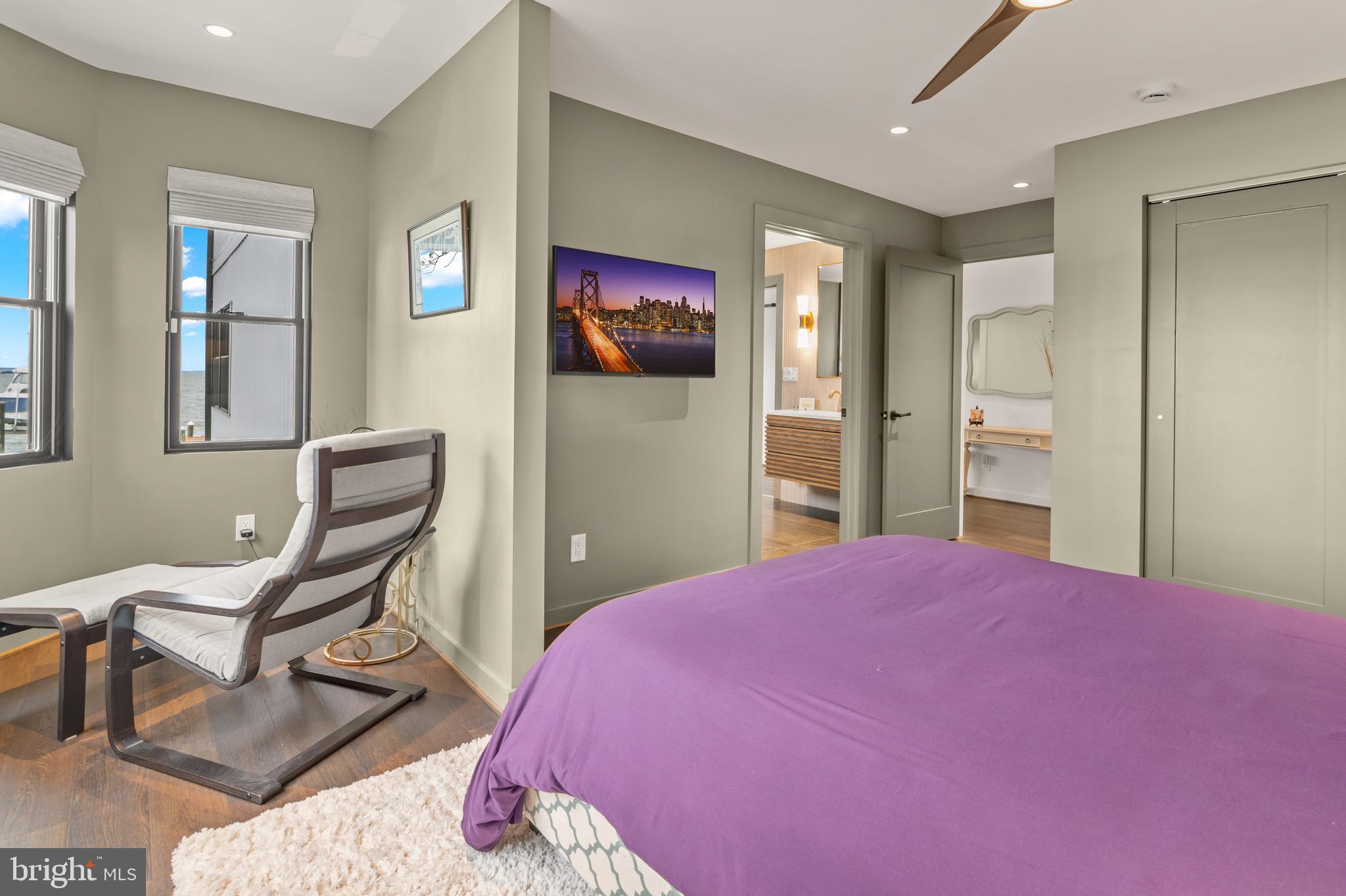 HOLLY NECK - Residential