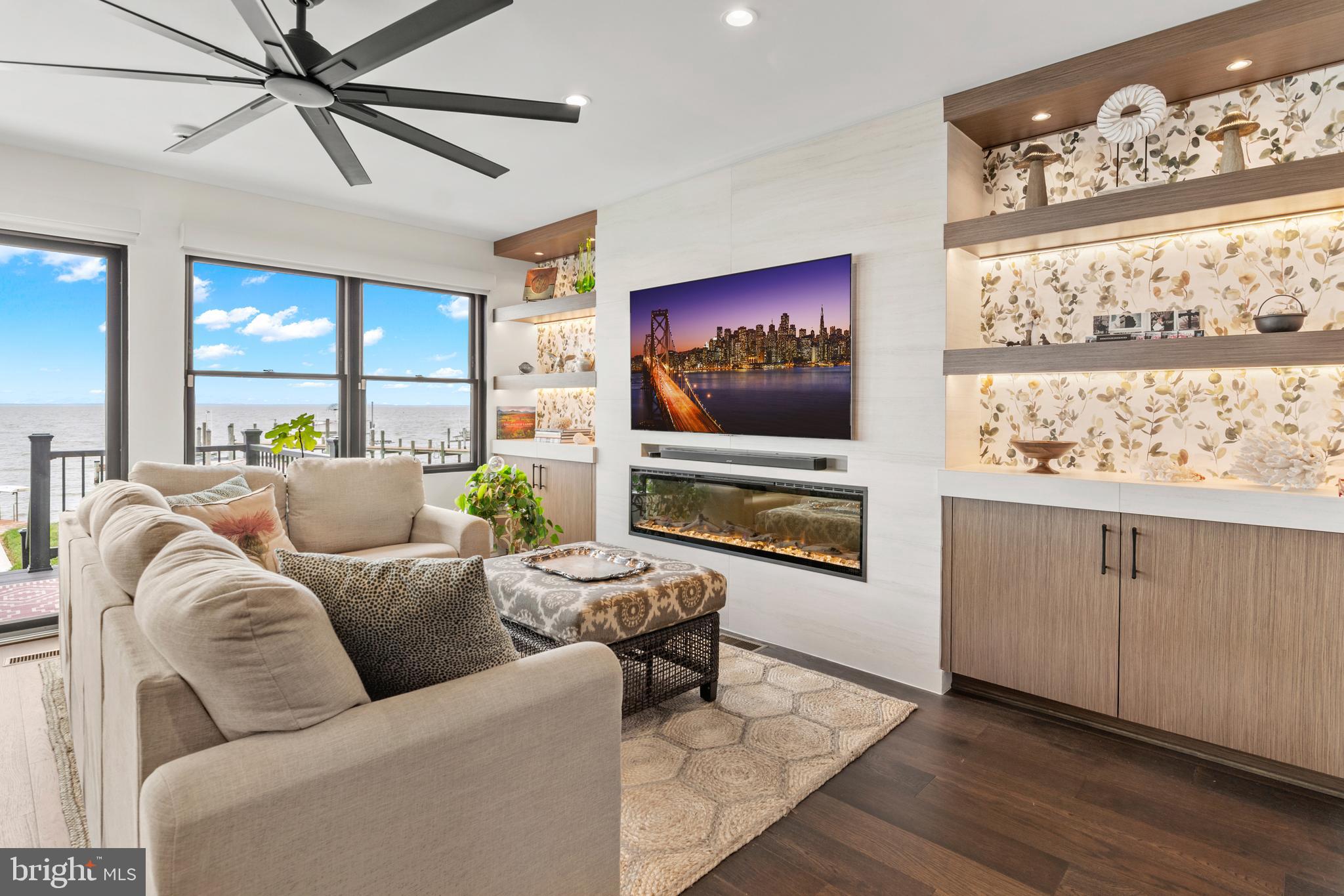 HOLLY NECK - Residential